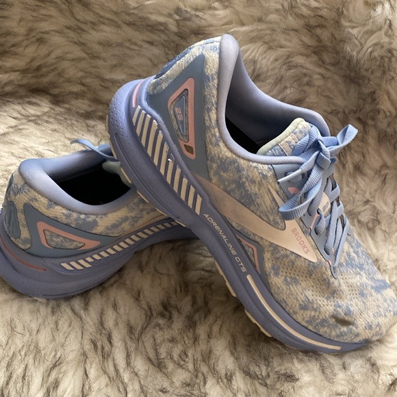 BROOKS Adrenaline GTS 23 sneakers